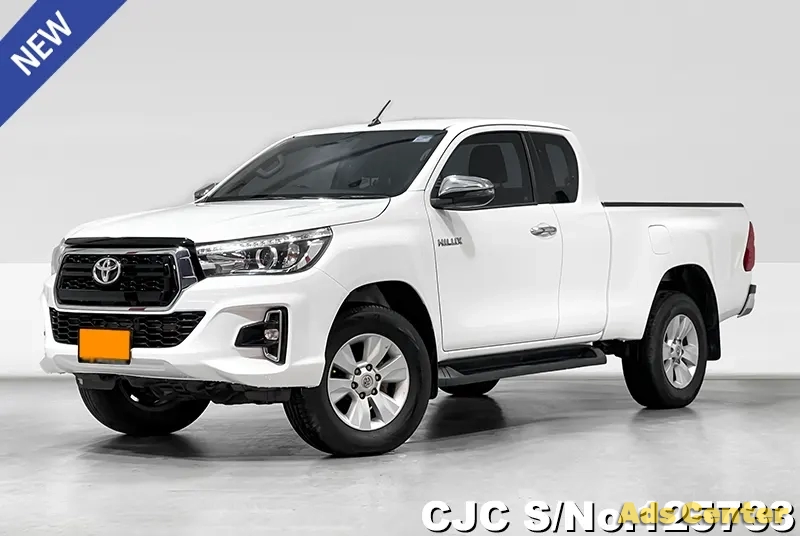 Used Toyota Hilux Revo White Manual 2018