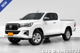 Used Toyota Hilux Revo White Manual 2018
